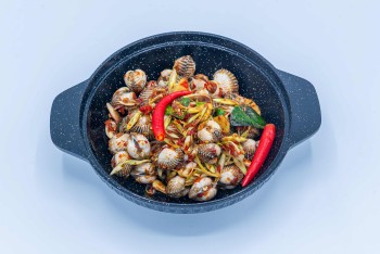 Blood Clam with Salt and Chili