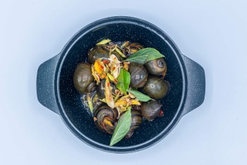 Fried Snail with Kreung