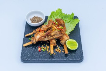 Deep fried frog with garlic chilli
