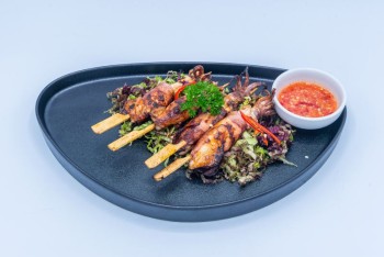 Grilled Squid with chilli garlic sauce