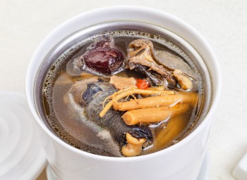 ស៊ុបមាន់ខ្មៅចិនសែ